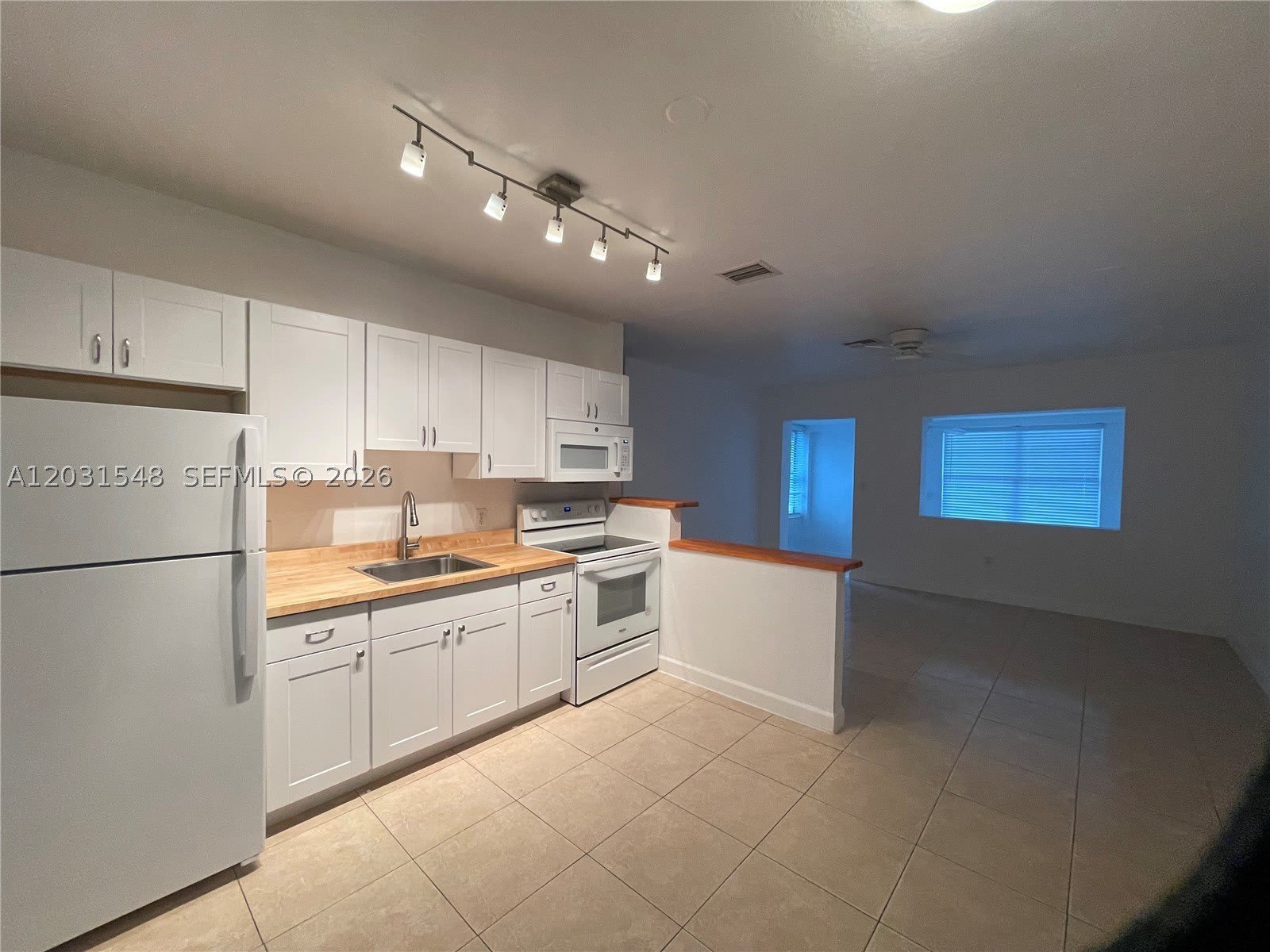 420 SW 25th Ave – photo 1