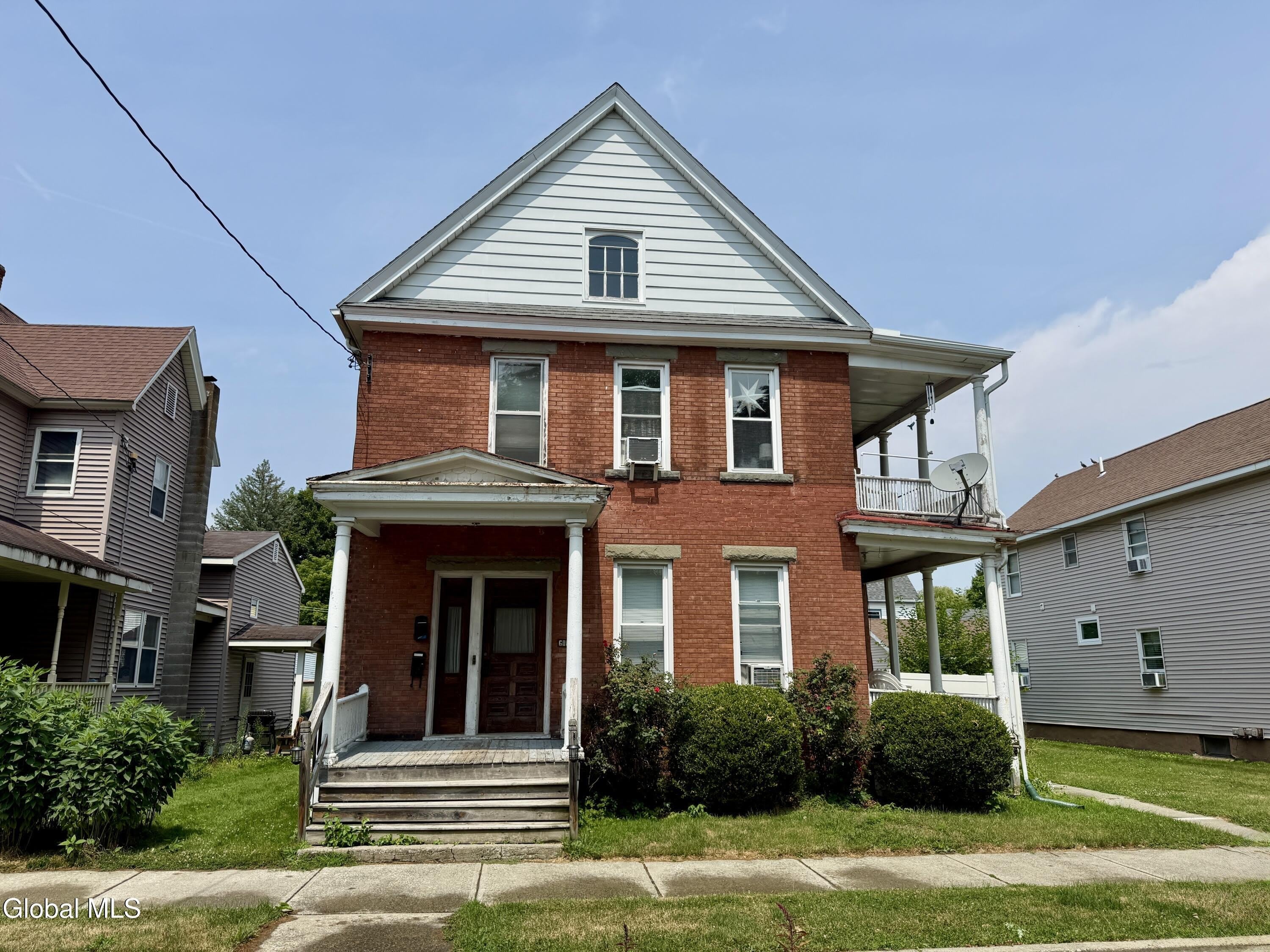 606 Broadway – photo 1 of 23