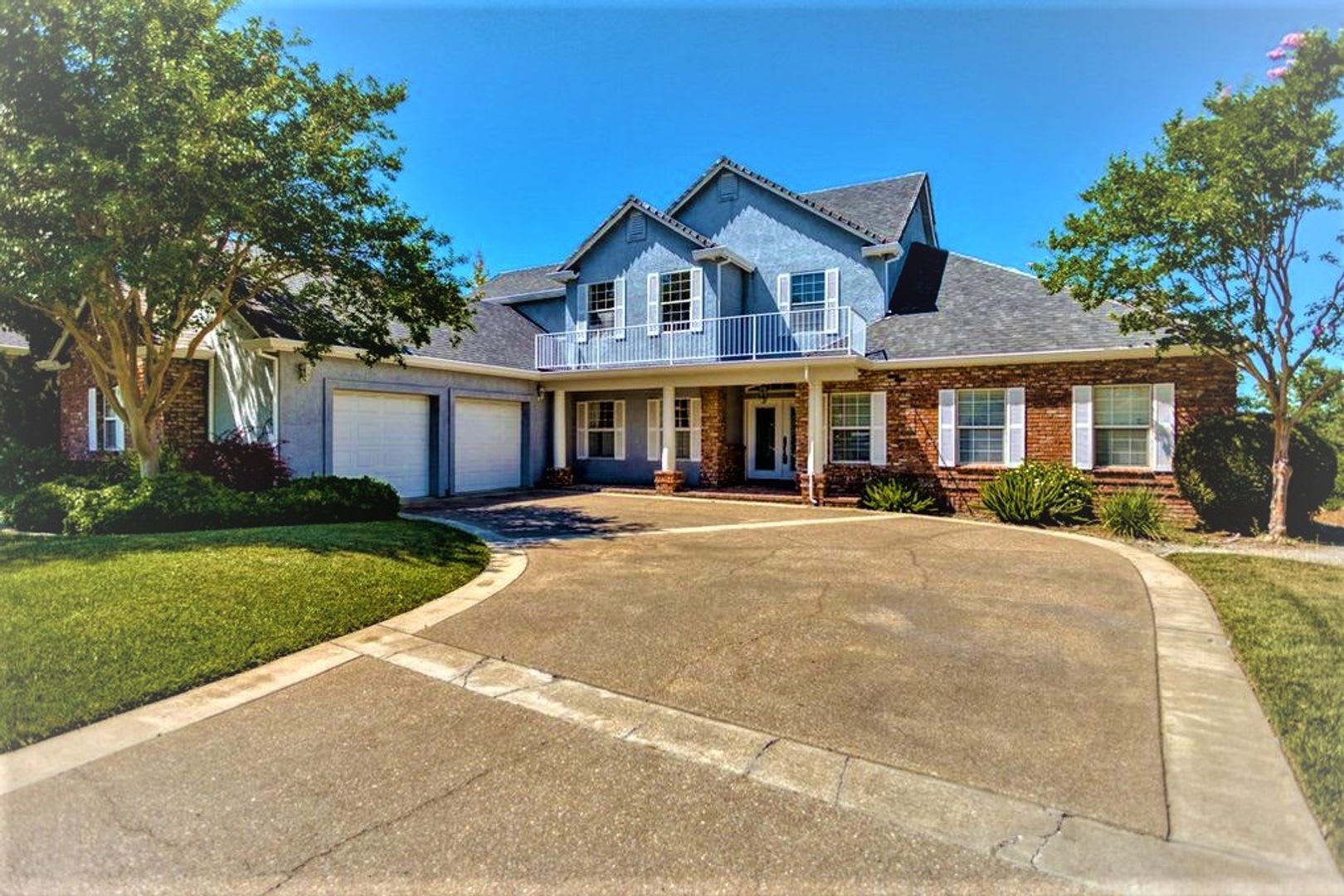 Luxury Living in The Knolls – photo 1