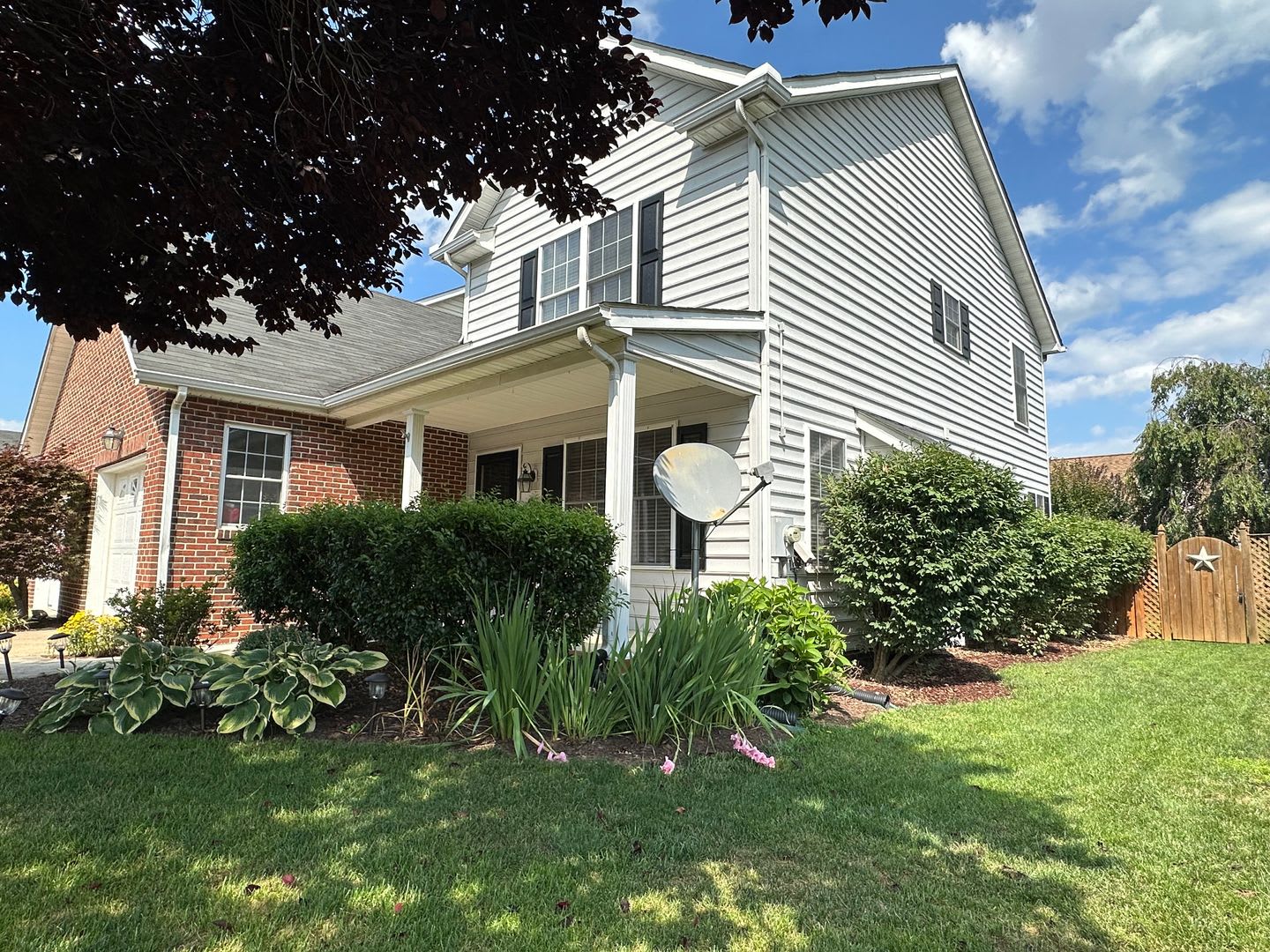 2066 Honeysuckle Lane – photo 1
