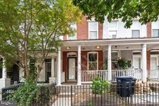 424 OAKDALE Place NW – photo 1