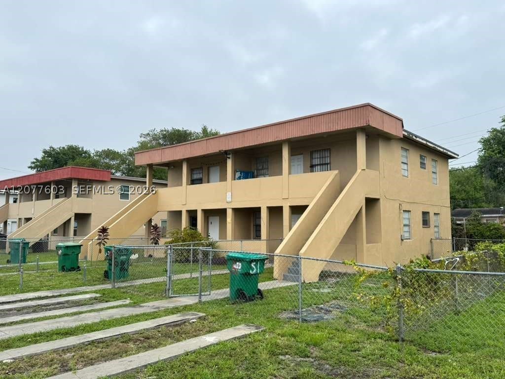 3227 NW 48th St – photo 1 of 10
