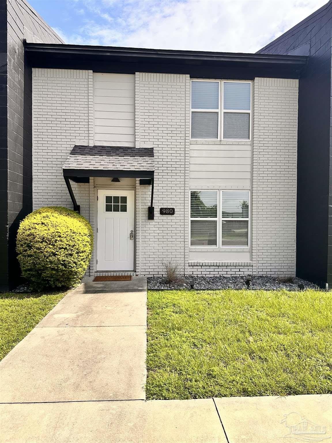 980 Zarragossa St – photo 1