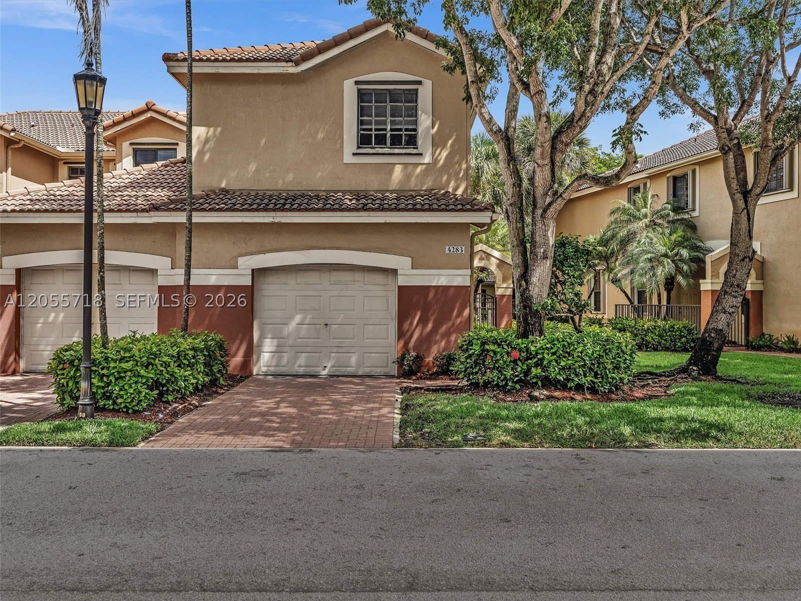4283 Vineyard Cir – photo 1