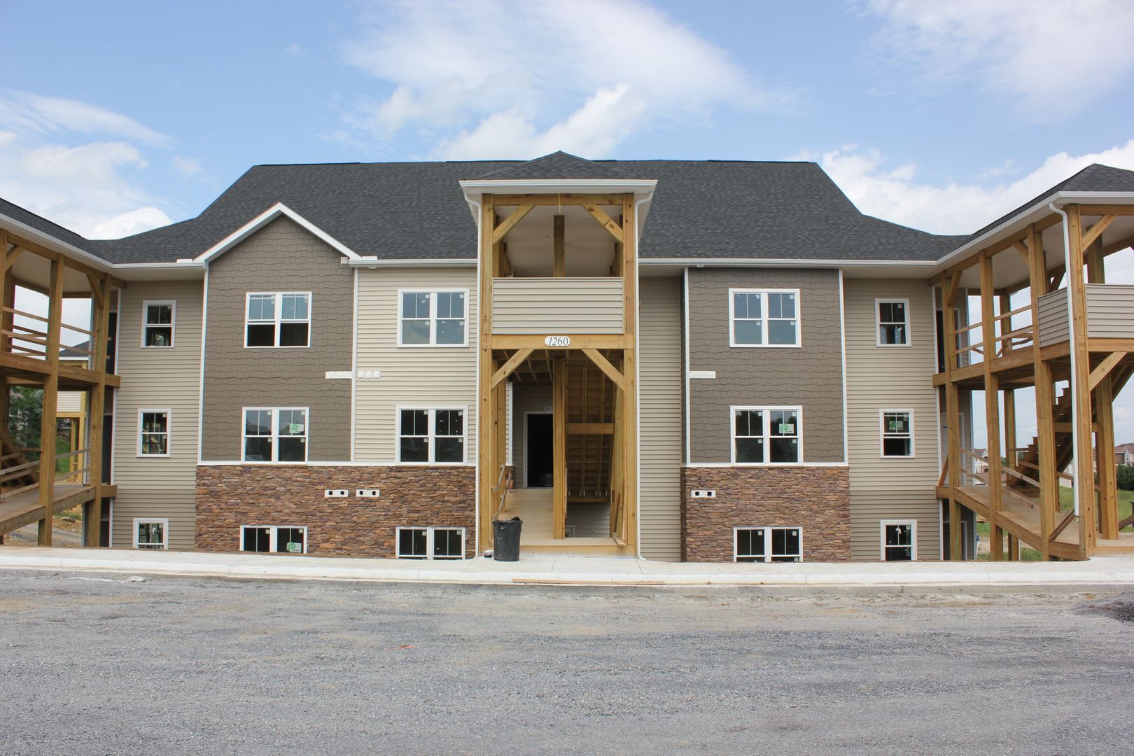 2 Bed 2 Bath Condo’s for Rent – photo 1