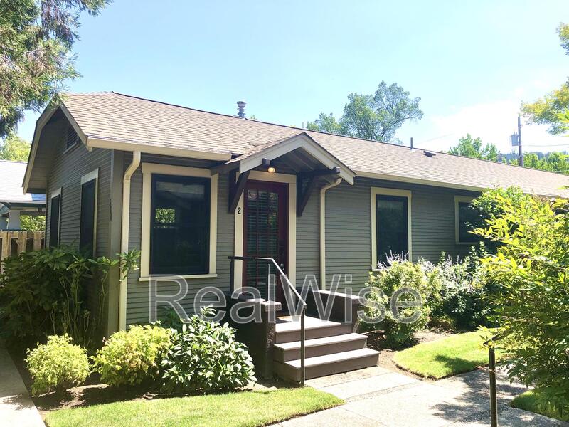 560 Siskiyou Blvd – photo 1 of 13