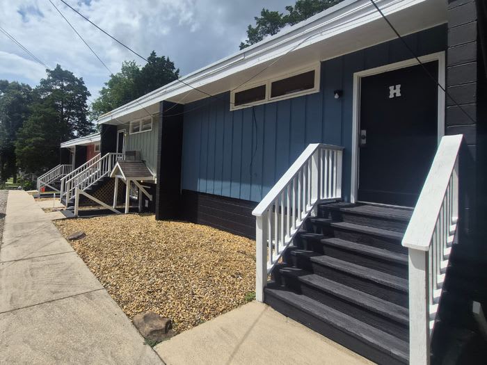 1411 Highland Avenue Southeast – photo 1