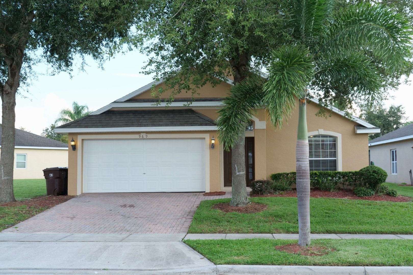 4 Bedroom Pool Home Available Now! – photo 1