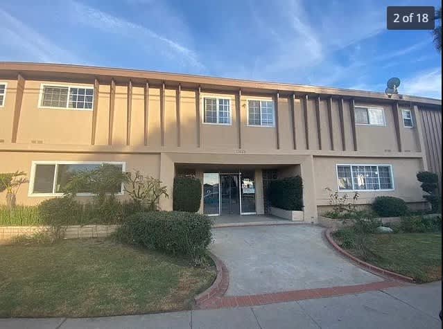 13120 S. Vermont Ave. – photo 1