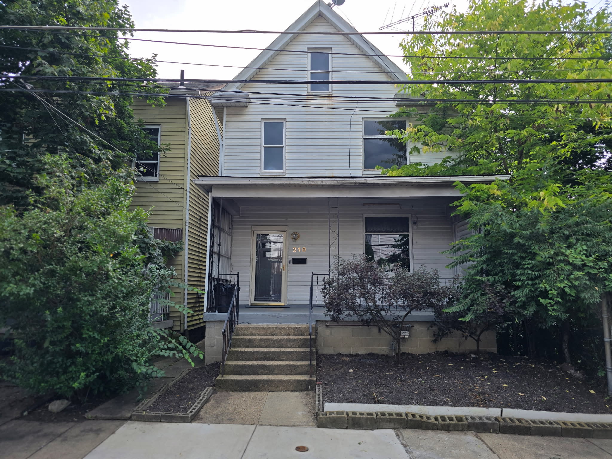 210 Radcliffe Street – photo 1