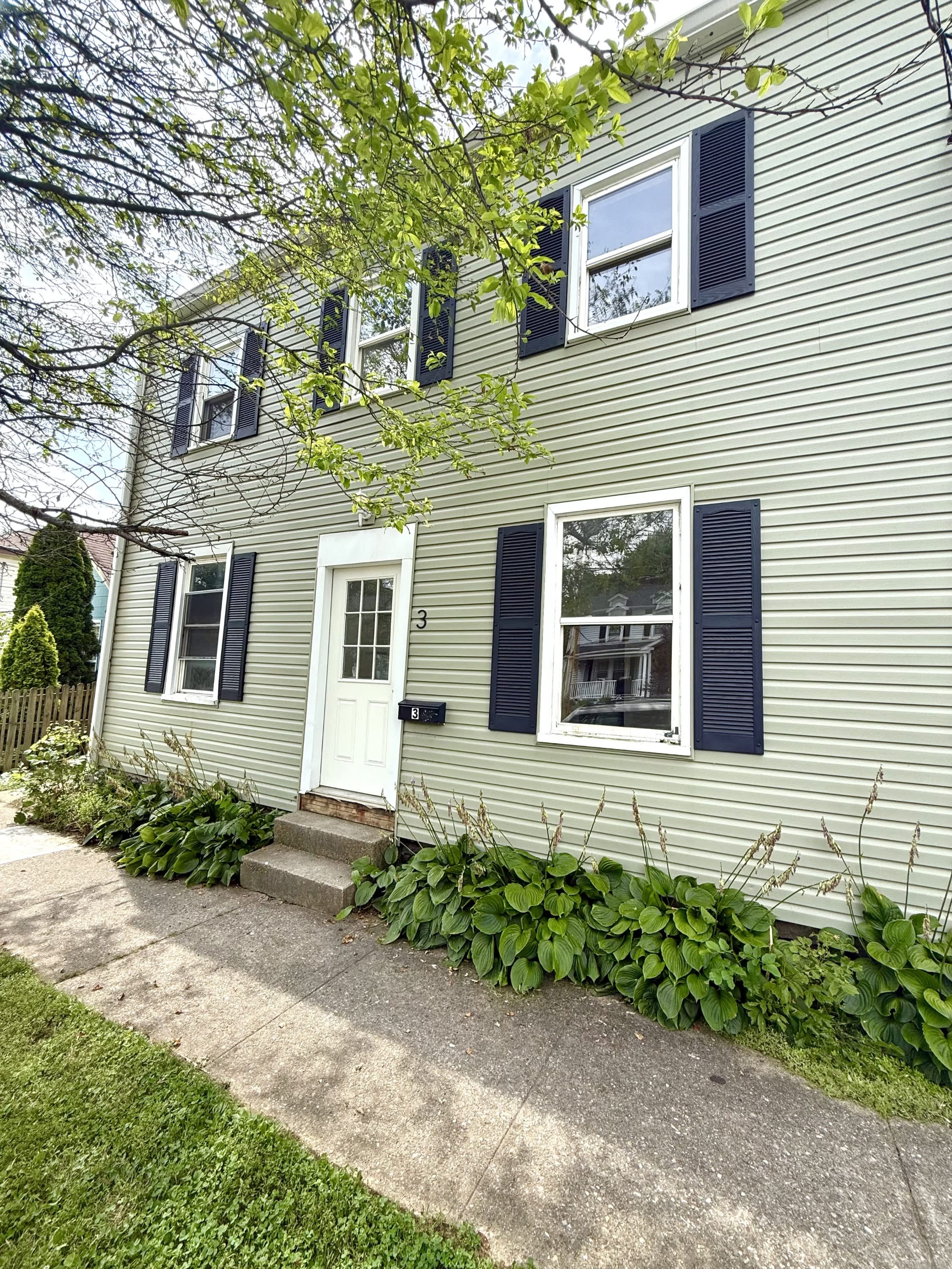 445 East Silver Street – photo 1 of 16
