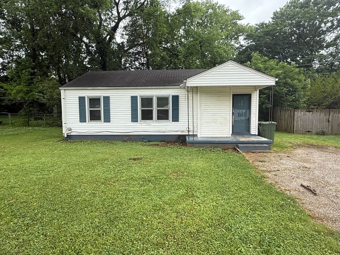 Section 8 Approved 4 Bed 2 bath House – photo 1