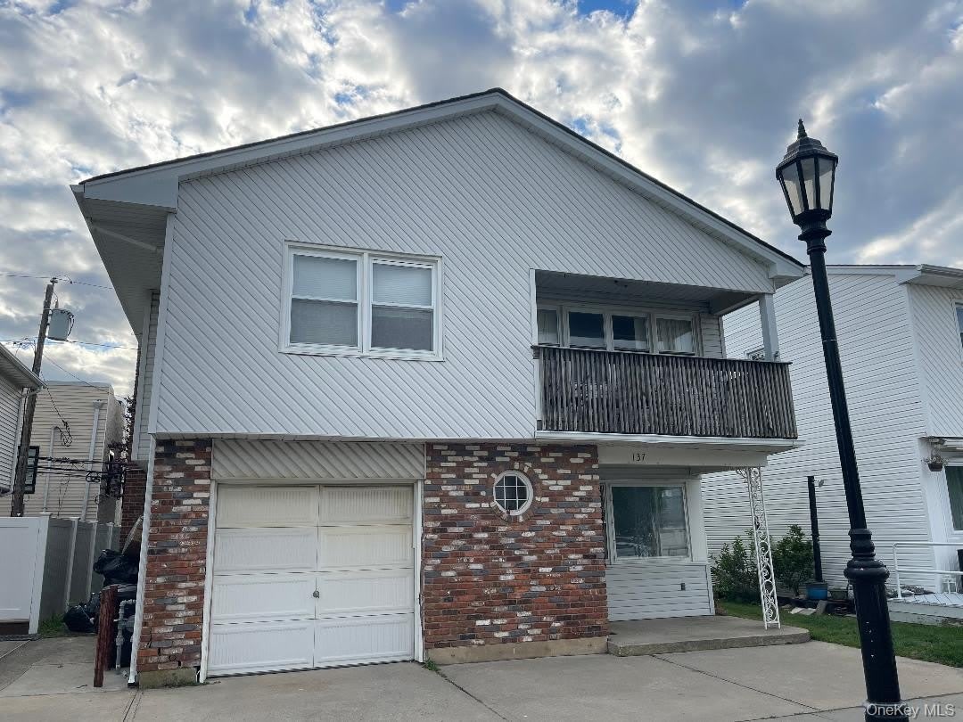 137 Pacific Boulevard – photo 1 of 18