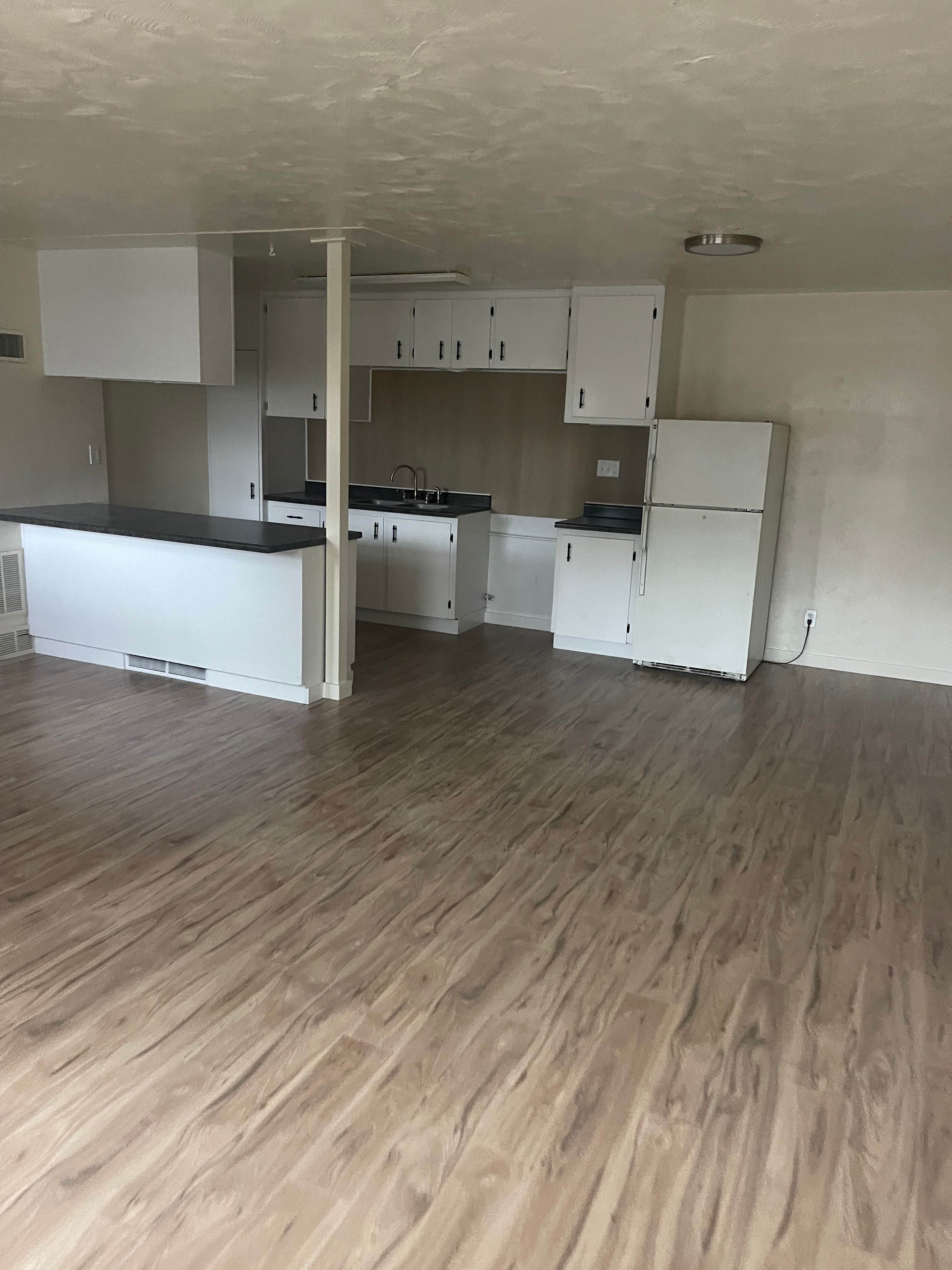 1560 Ronald Ave – photo 1 of 8