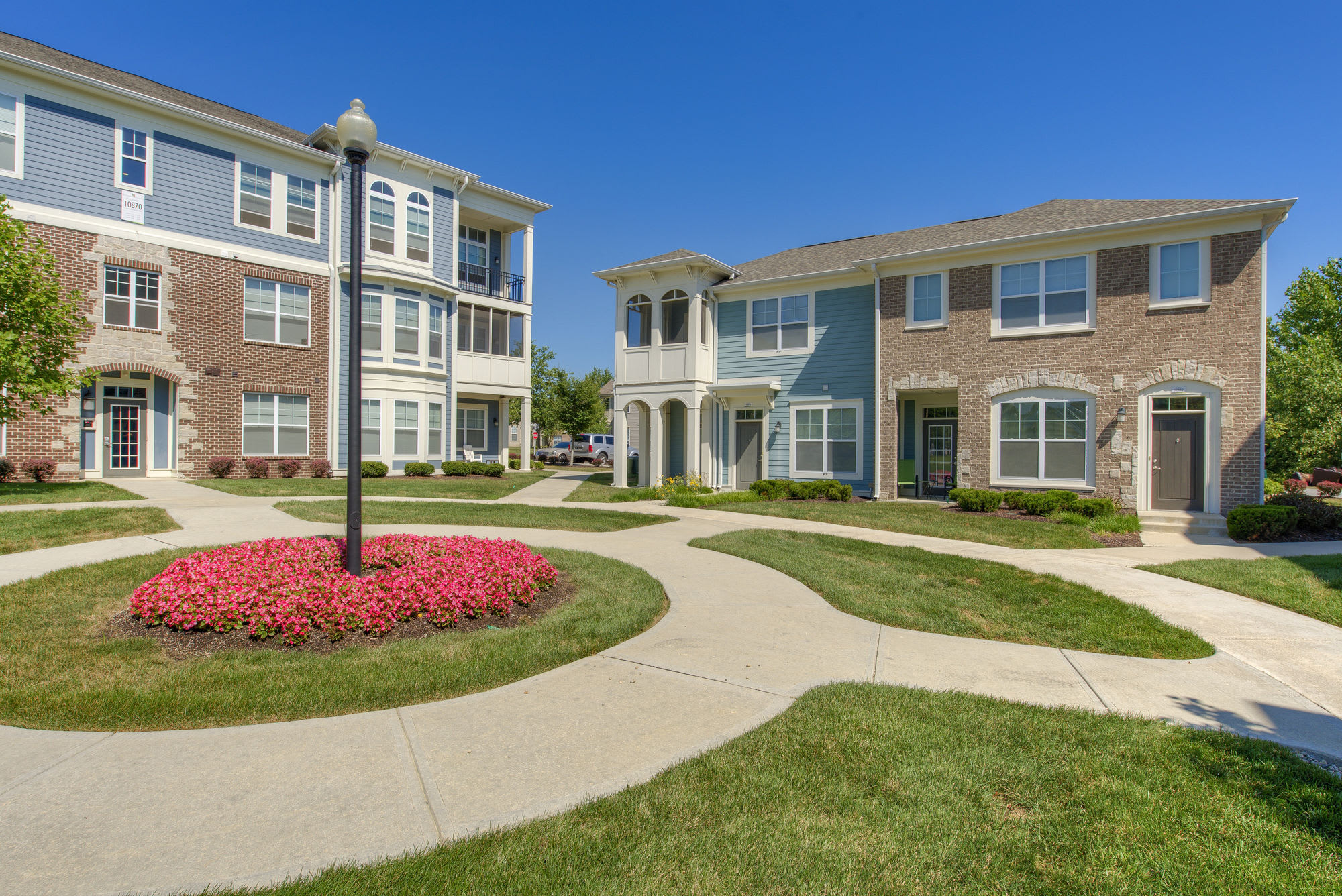 Linden Square – photo 1