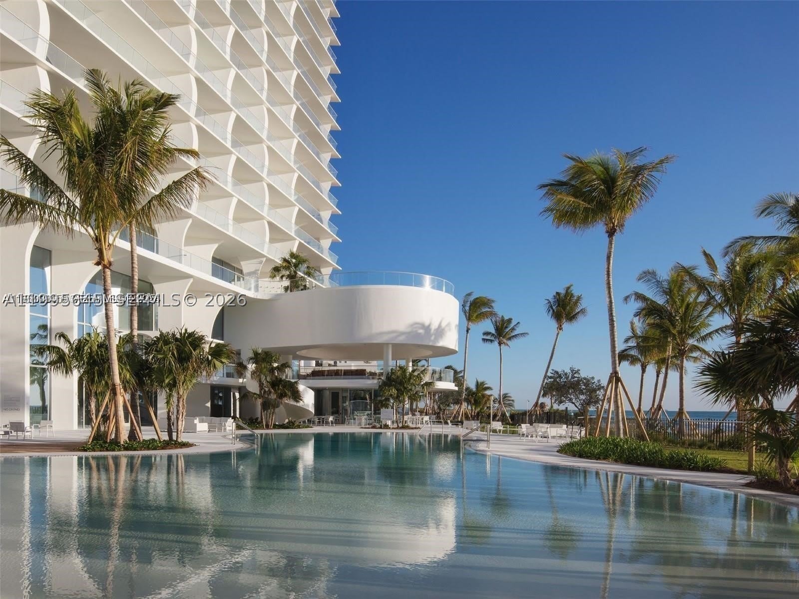 16901 Collins Ave – photo 1