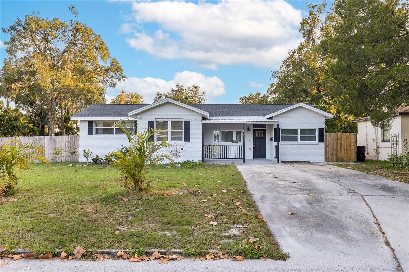 234 W MAGNOLIA Street – photo 1
