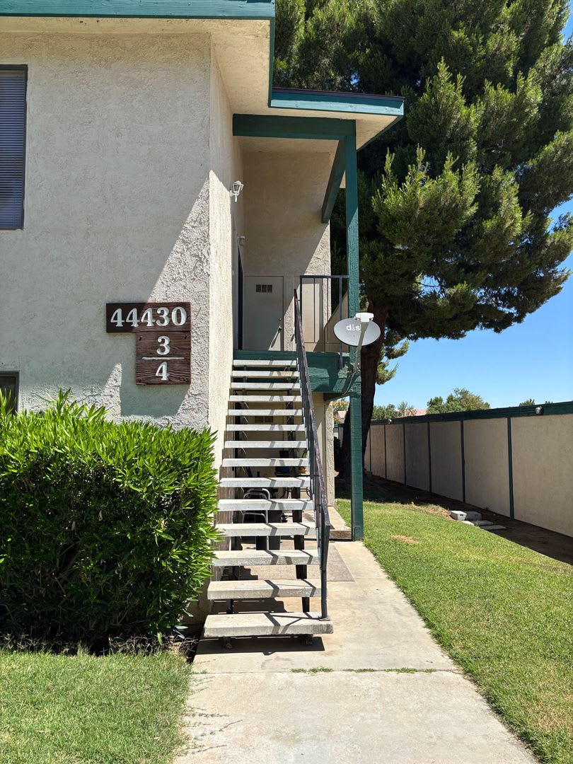 East Lancaster Condo – photo 1 of 24