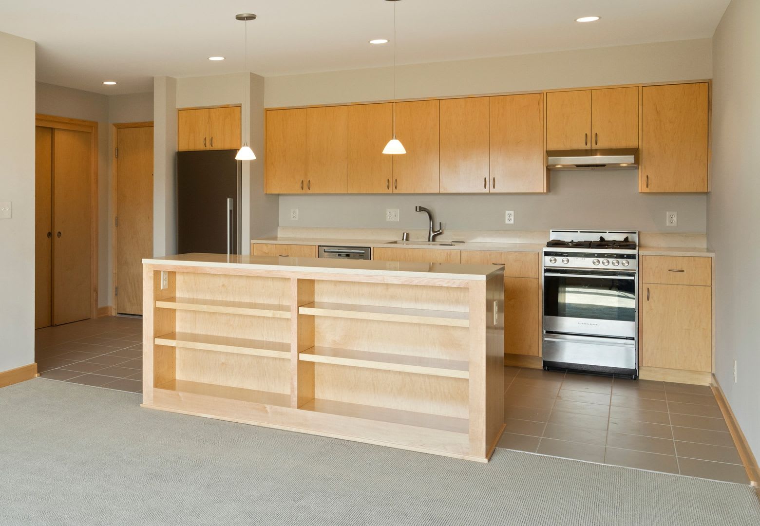 1, 2 &amp; 3 Bedrooms Available, near U of M! Beautiful remodeled Apartments! Lauderdale – photo 1 of 159