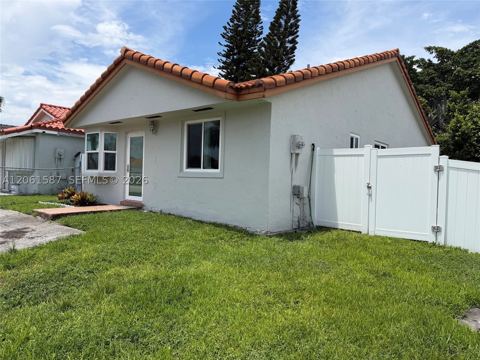 11686 NW 91st Pl – photo 1 of 15