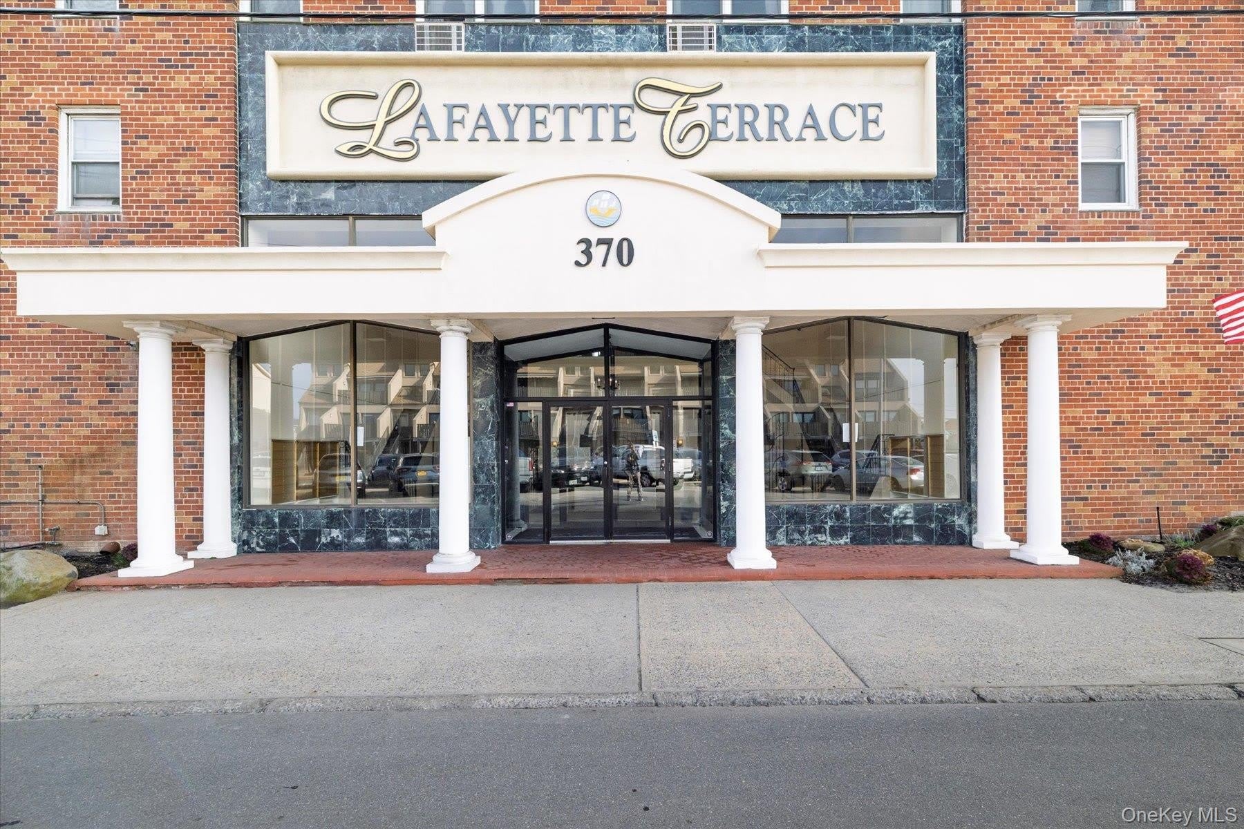 370 West Broadway – photo 1