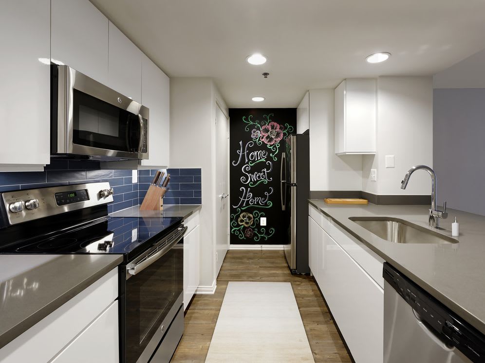 Lyon Place At Clarendon Center – photo 1
