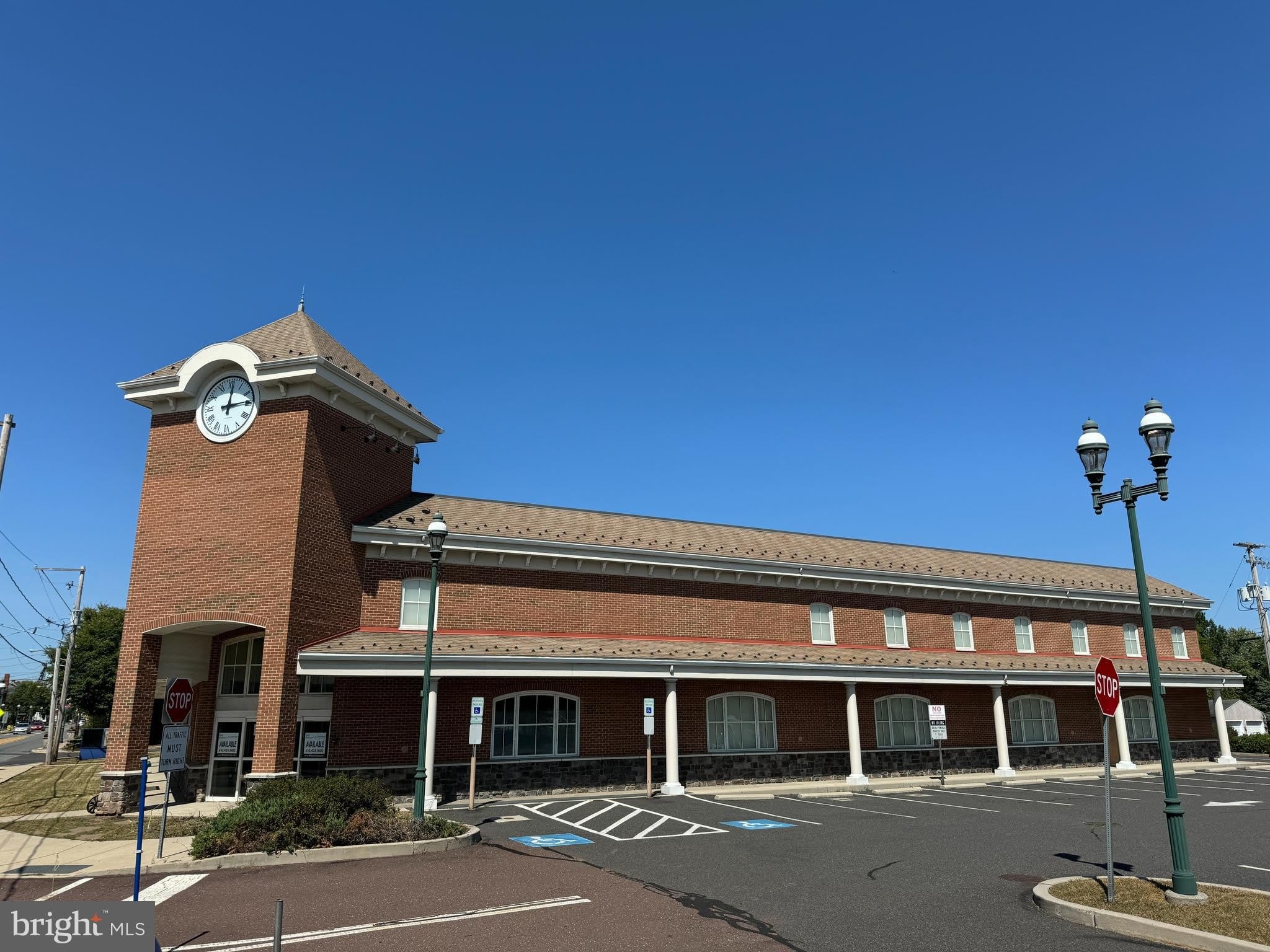 350 MAIN Street – photo 1 of 9