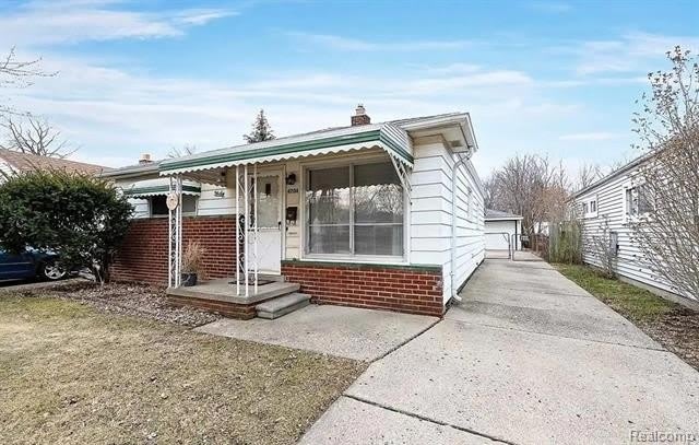4704 Jackson Street – photo 1 of 7