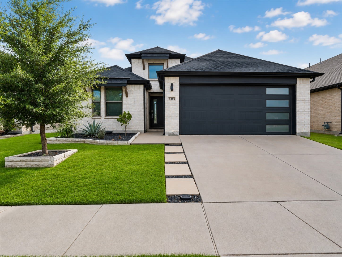 2913 Sunnyside Drive – photo 1