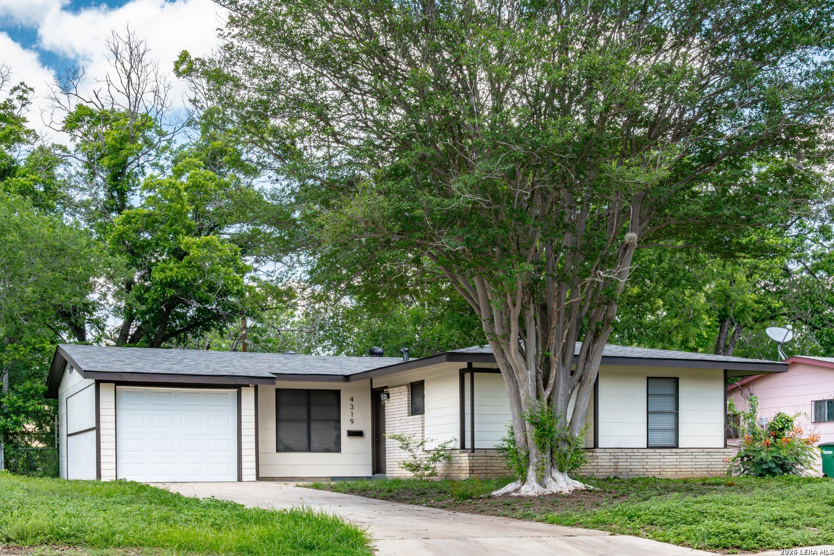 4319 ALGRUTH DR – photo 1
