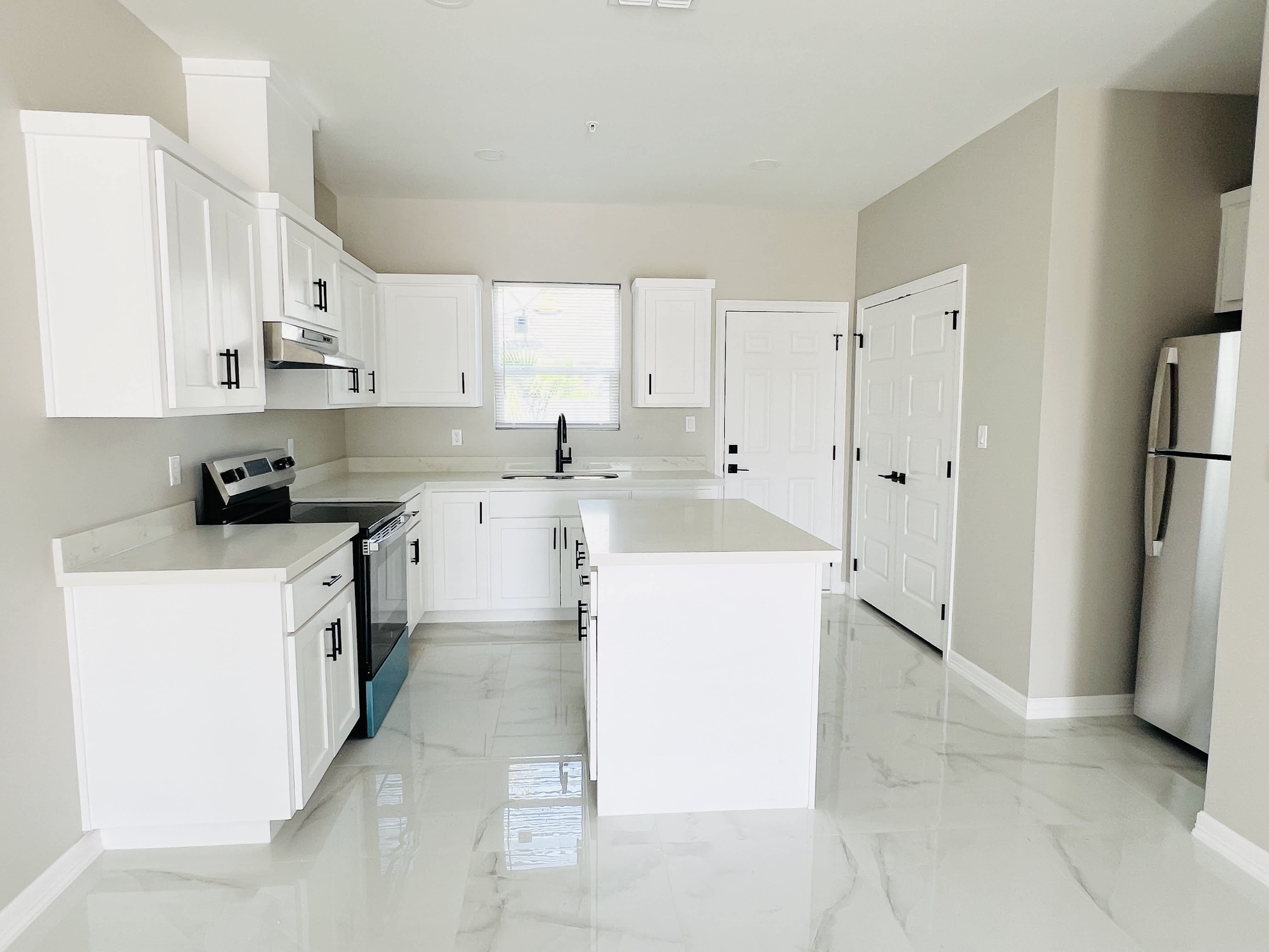 1300 Hummingbird Court – photo 1 of 4
