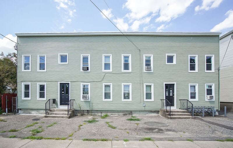 34 Joy St – photo 1 of 7