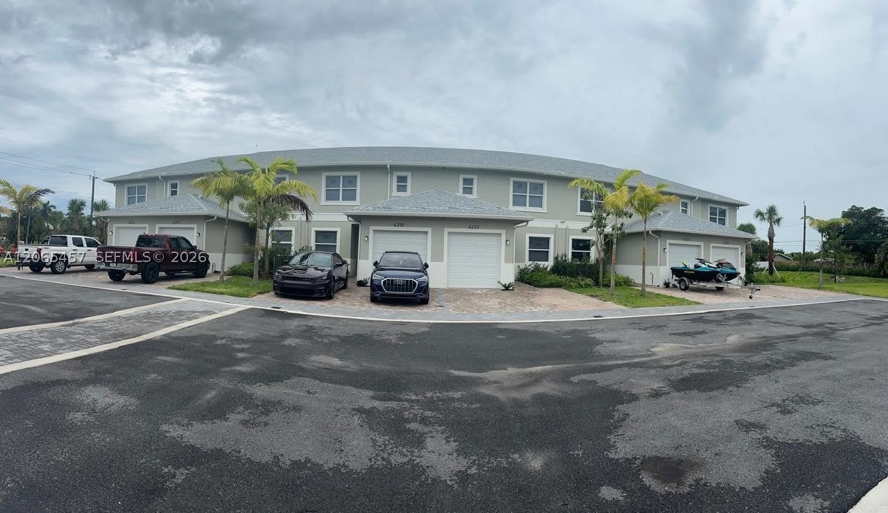 4215 Gulfstream Rd – photo 1