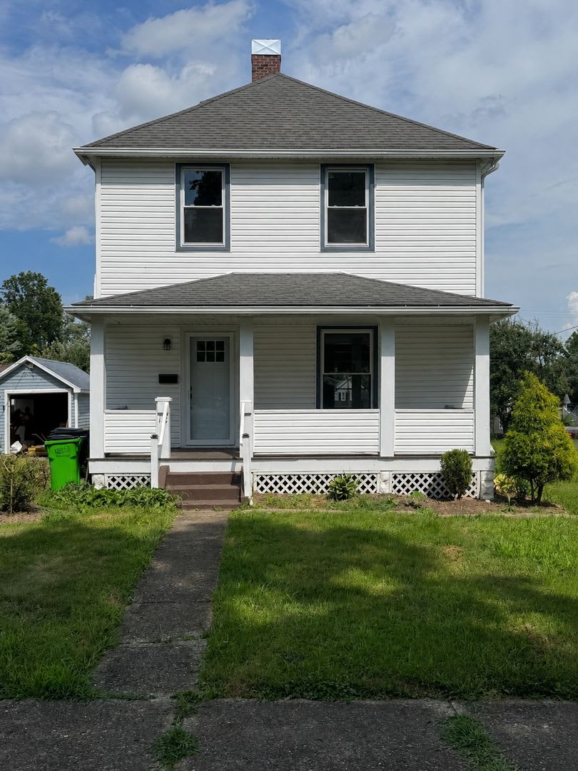 Stunning 3-Bedroom Home with Modern Finishes and Detached Garage – photo 1 of 16