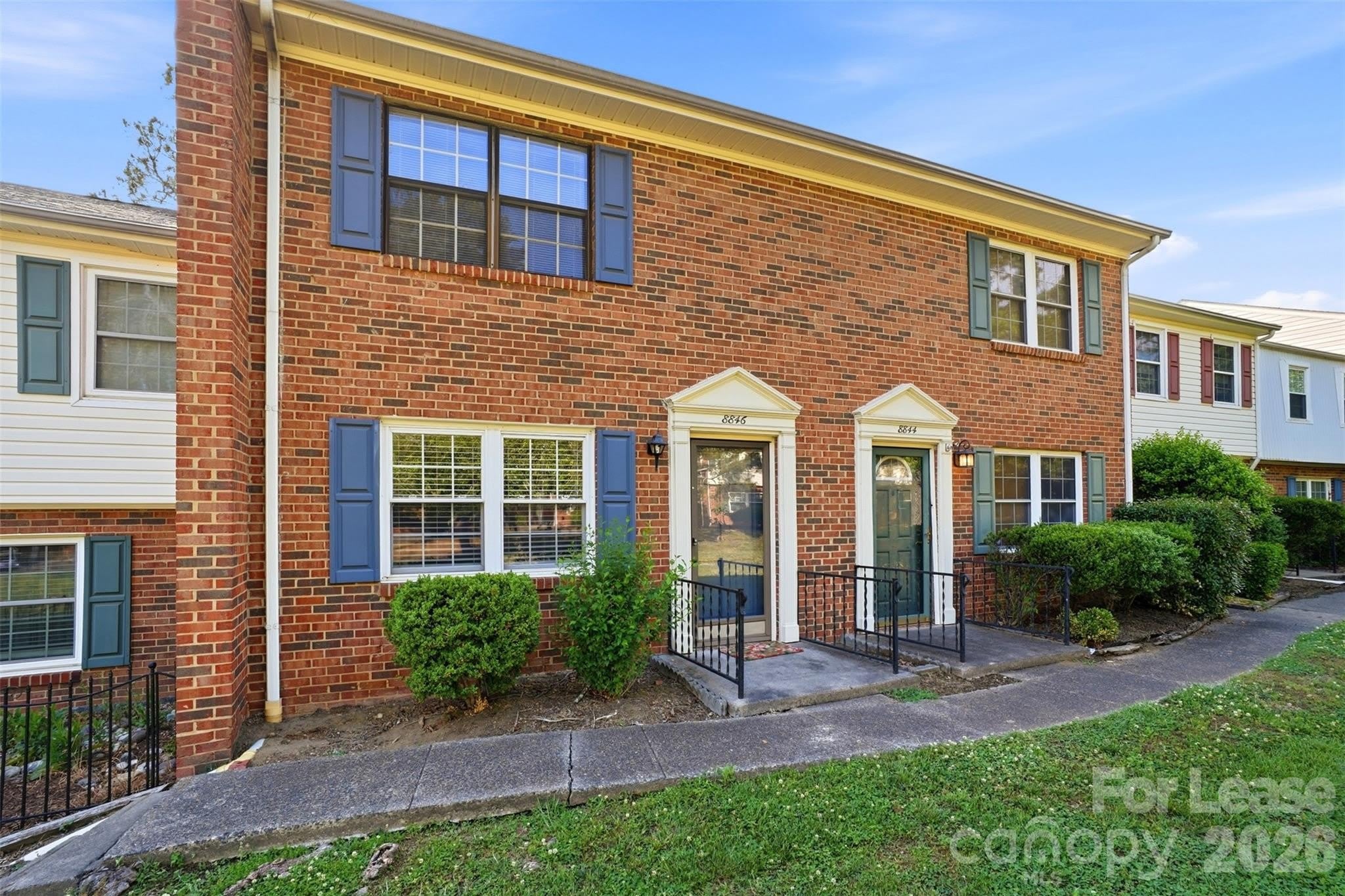8846 Hunter Ridge Drive – photo 1