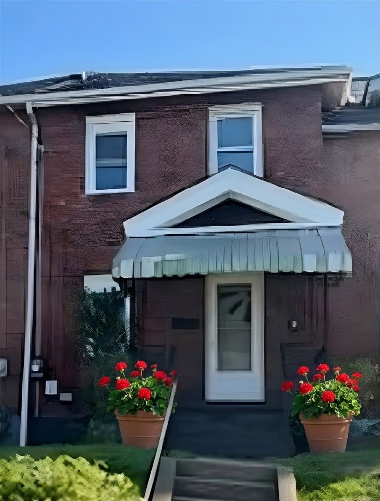 874 Vankirk St – photo 1 of 9
