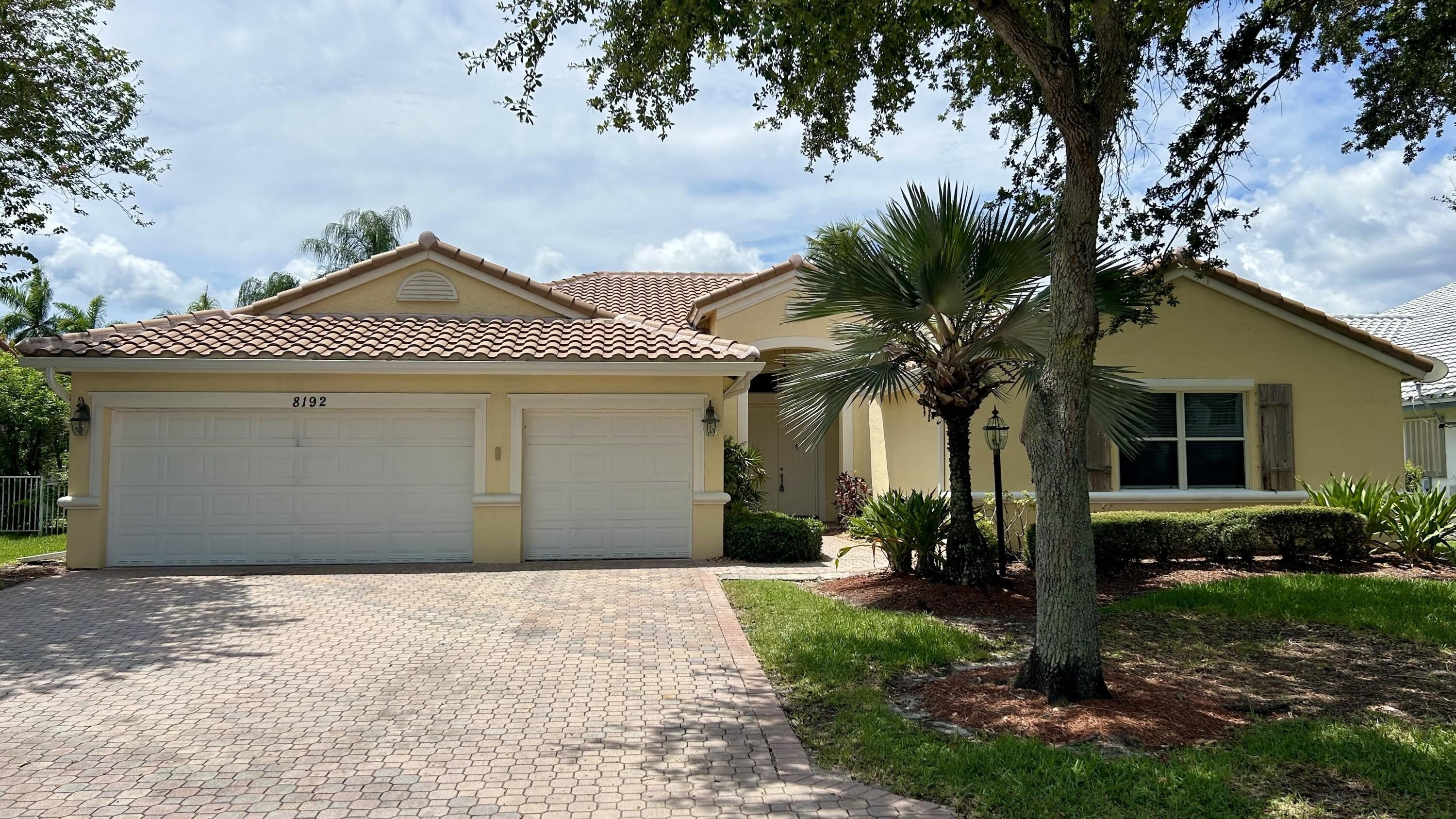 8192 NW 42nd Street – photo 1