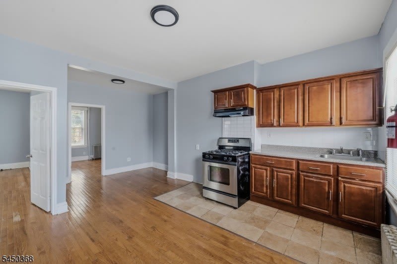 143 20Th Ave – photo 1