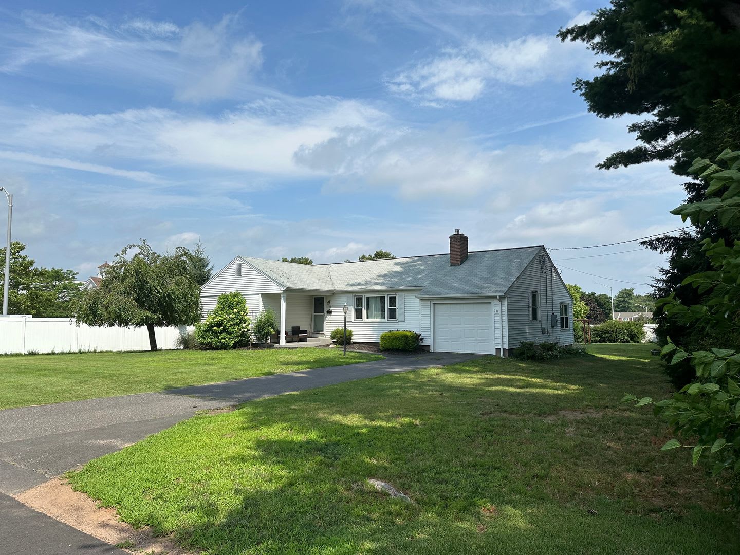 3 bedroom Ranch – photo 1 of 17