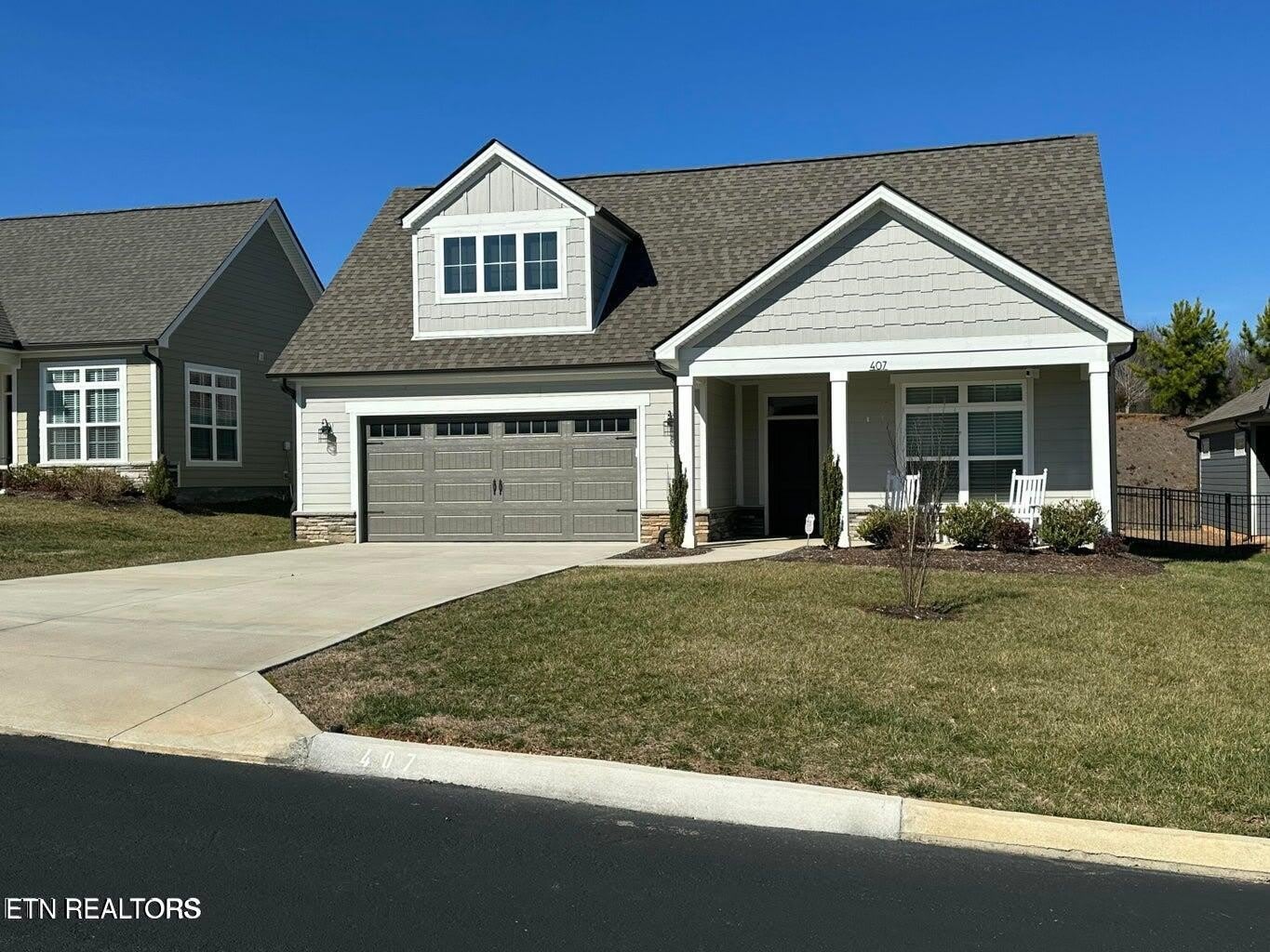 407 Sycamore Place – photo 1 of 11