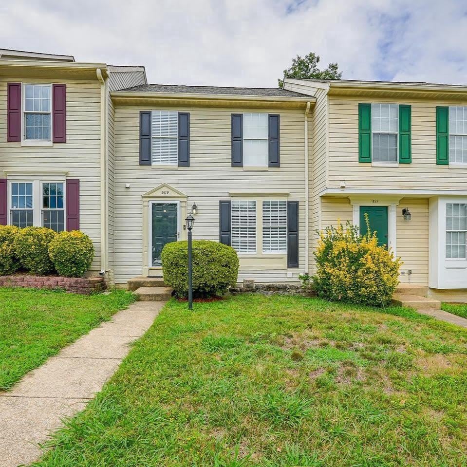 509 SEDGWICK Court – photo 1 of 7