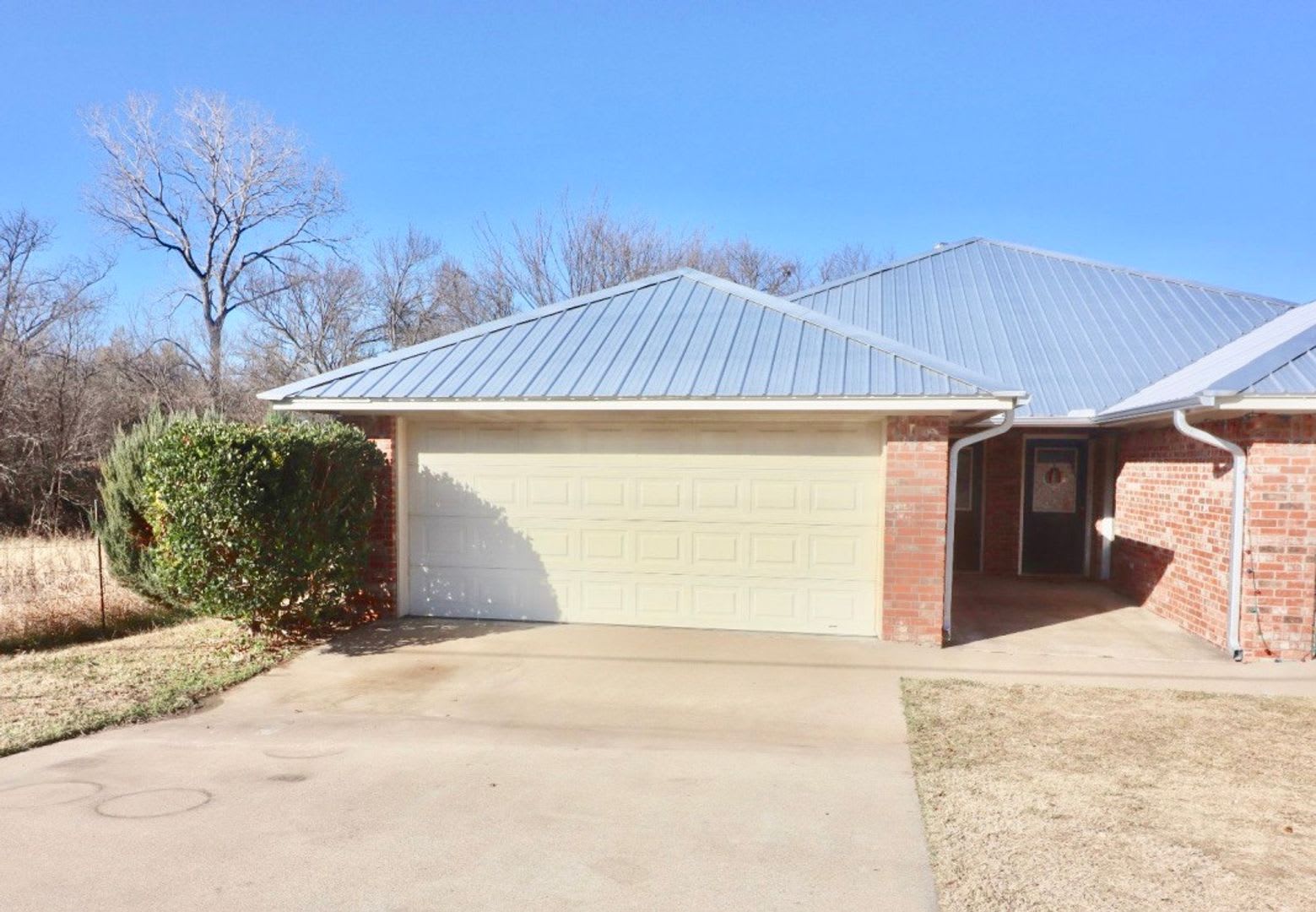 FOR LEASE! Nicely Remodeled 3 BR – photo 1