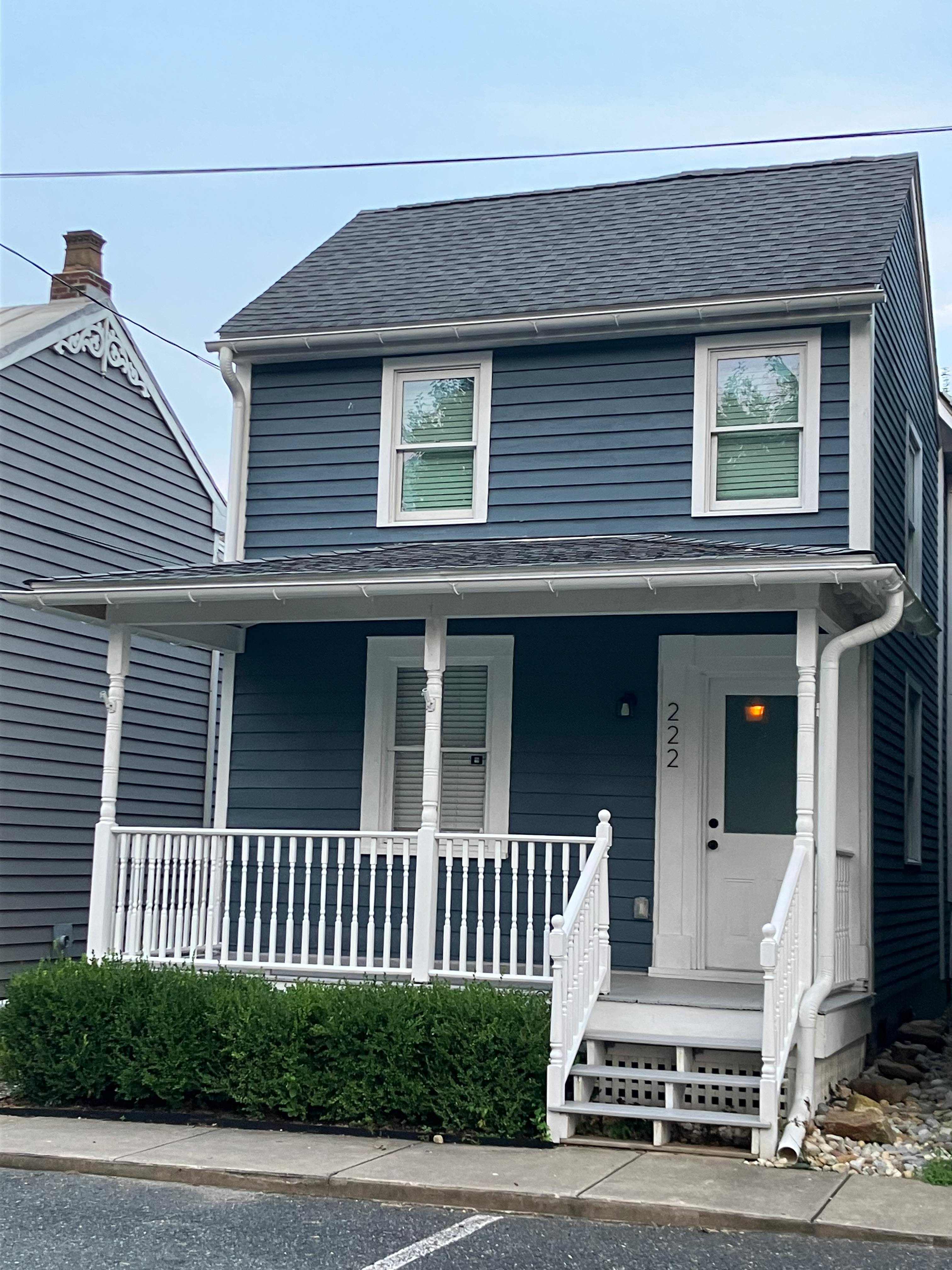 222 Charles St – photo 1 of 10