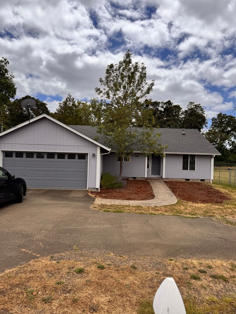 Newton Creek 3 bedroom 2 bath home – photo 1 of 16