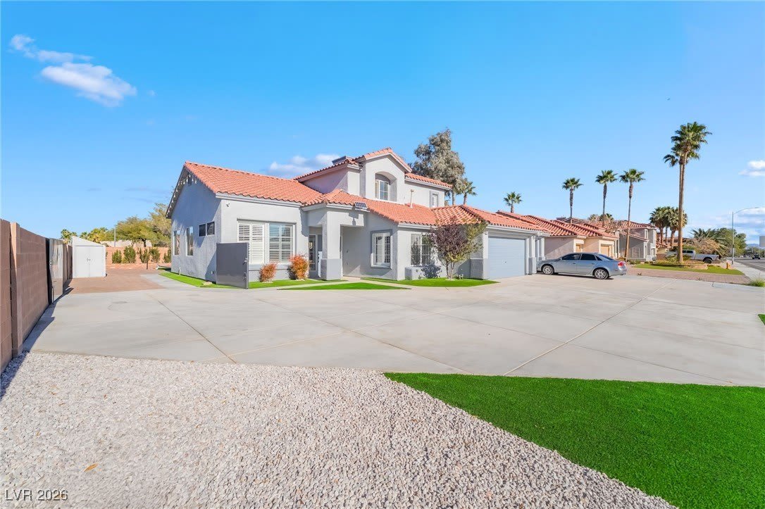 2076 E Wigwam Avenue – photo 1