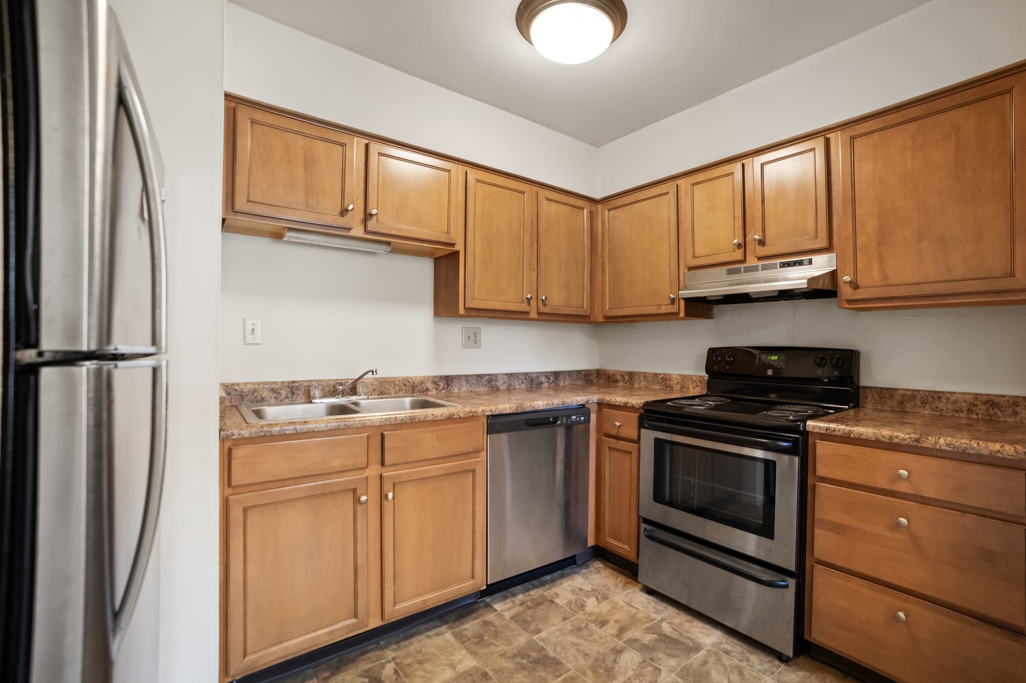 Somerset Apartments – photo 1 of 25