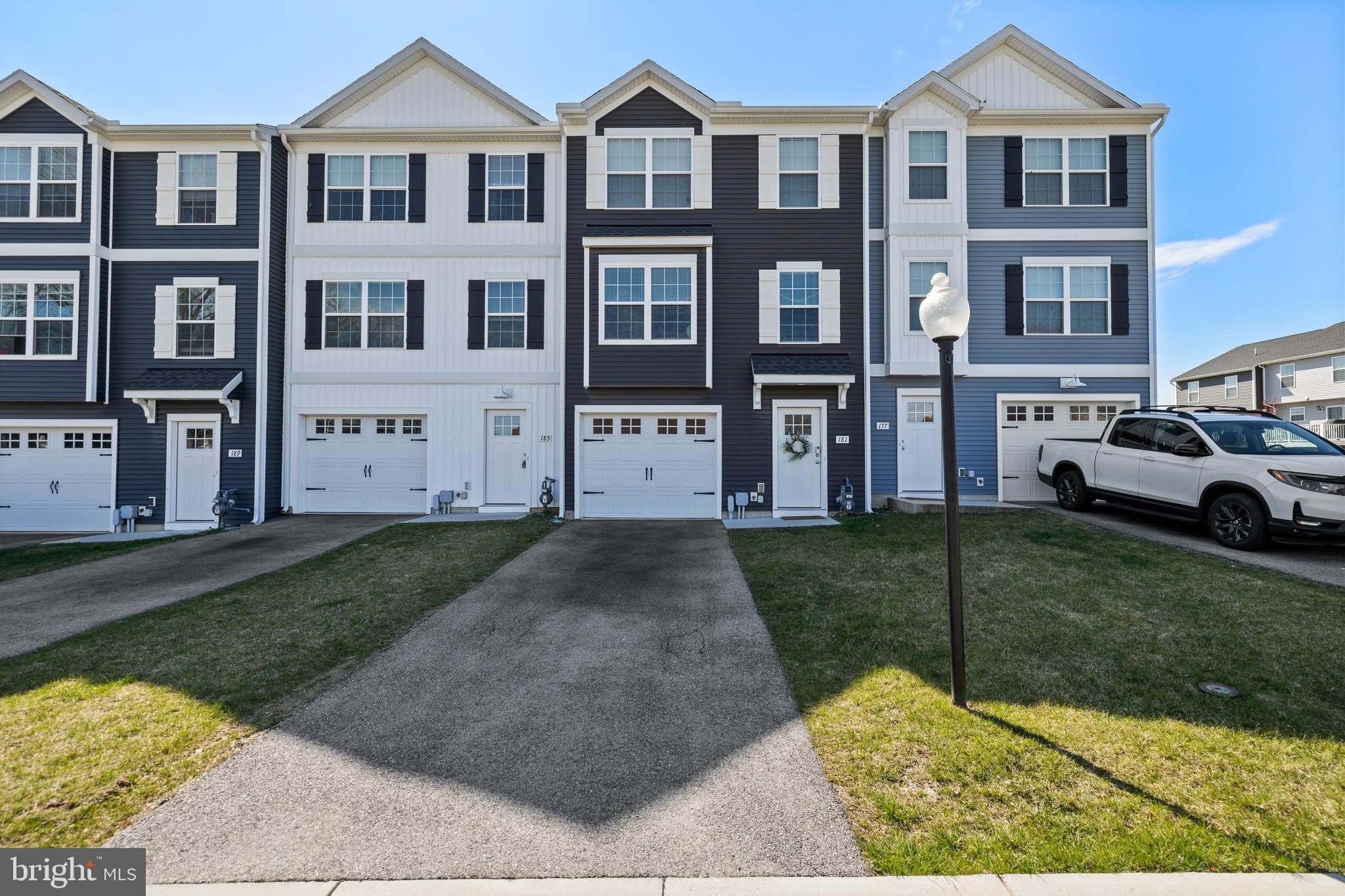 82 HERITAGE Court – photo 1 of 27