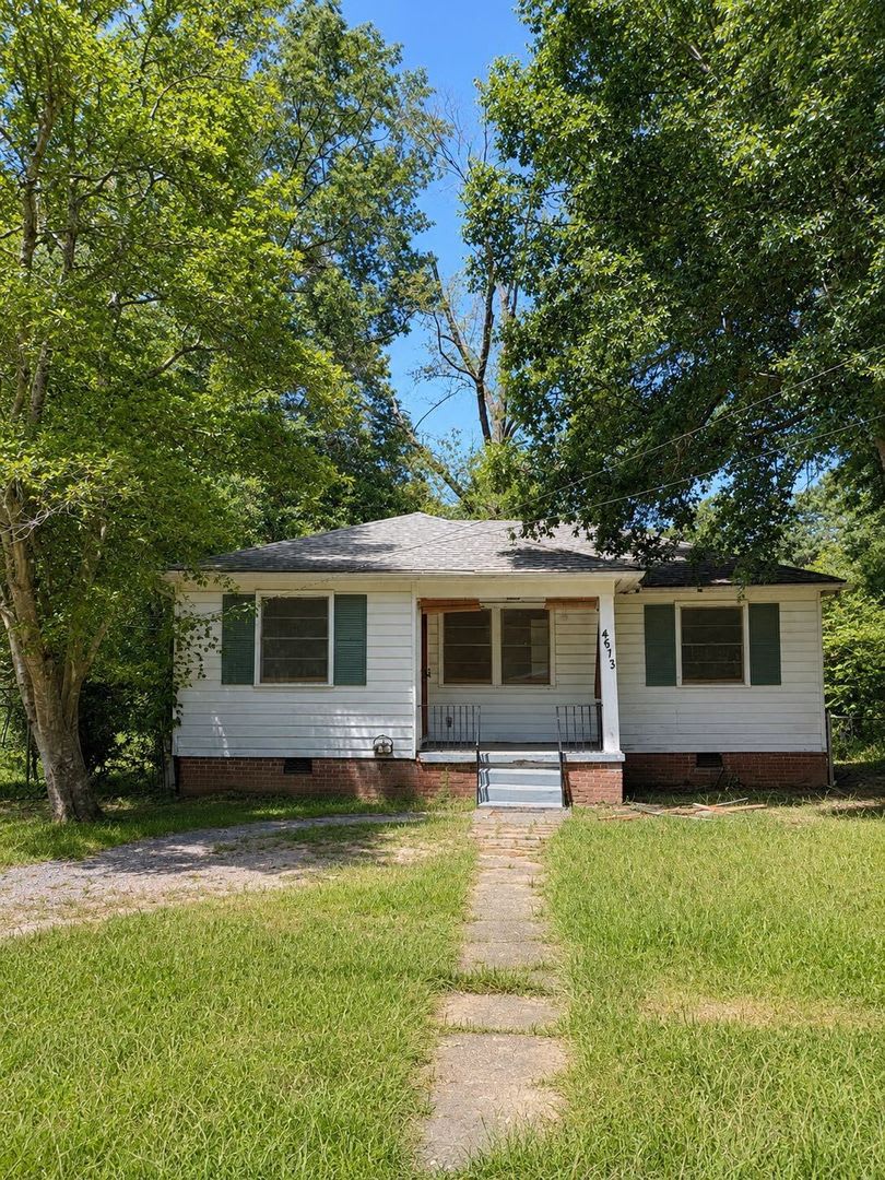 3-Bedroom Home in the Desirable Broadmoor Area – photo 1