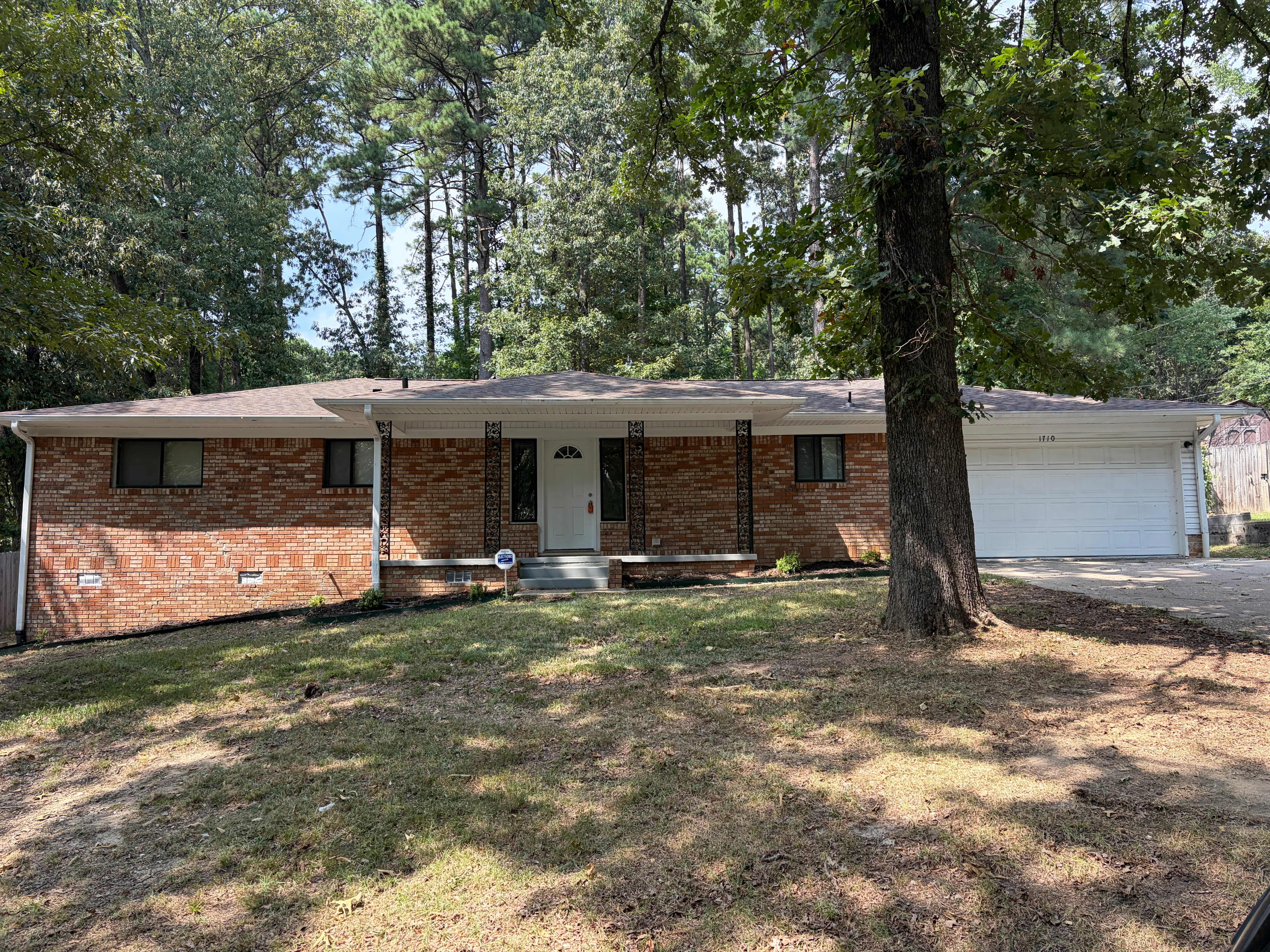 1710 Cedarhurst – photo 1