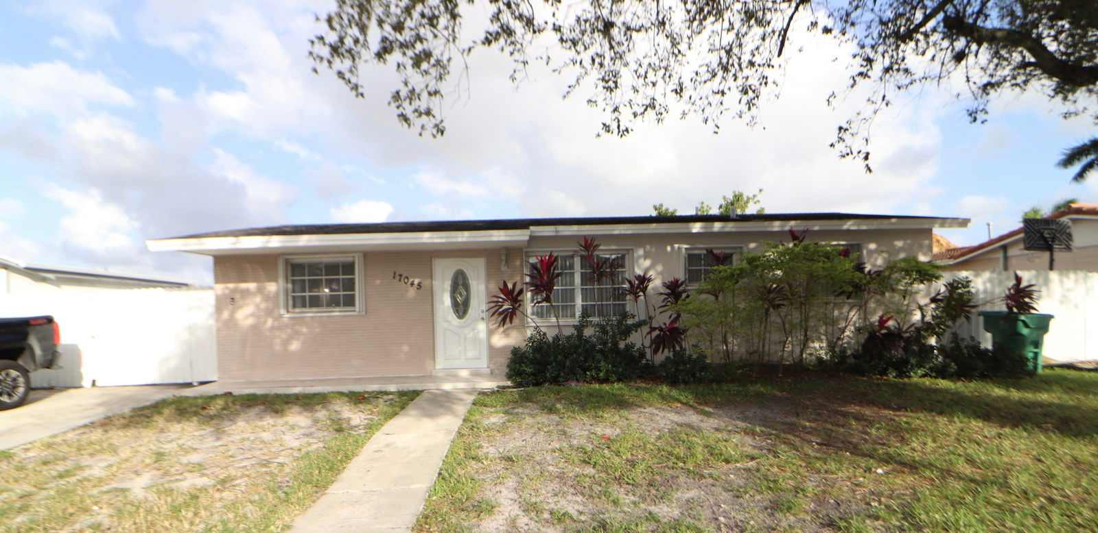 17045 Northwest 87Th Avenue – photo 1